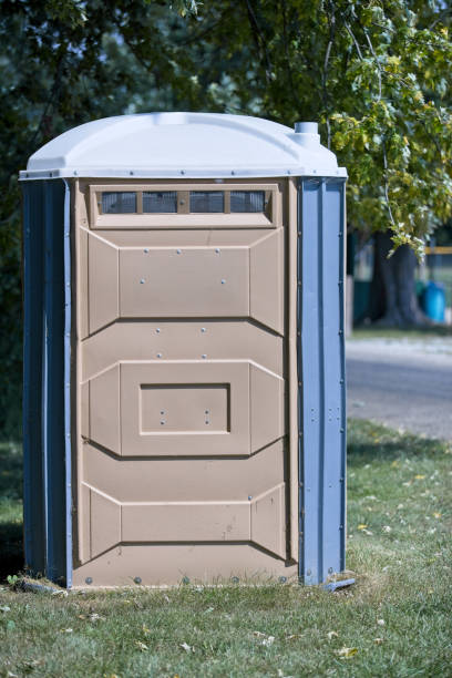Portable Toilet Options We Offer in Clarendon Hills, IL